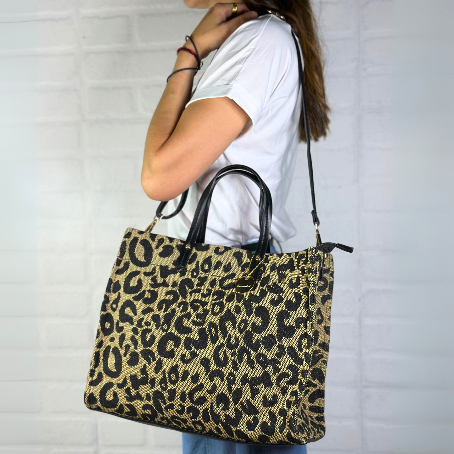 Shopper squadrata animalier nera
