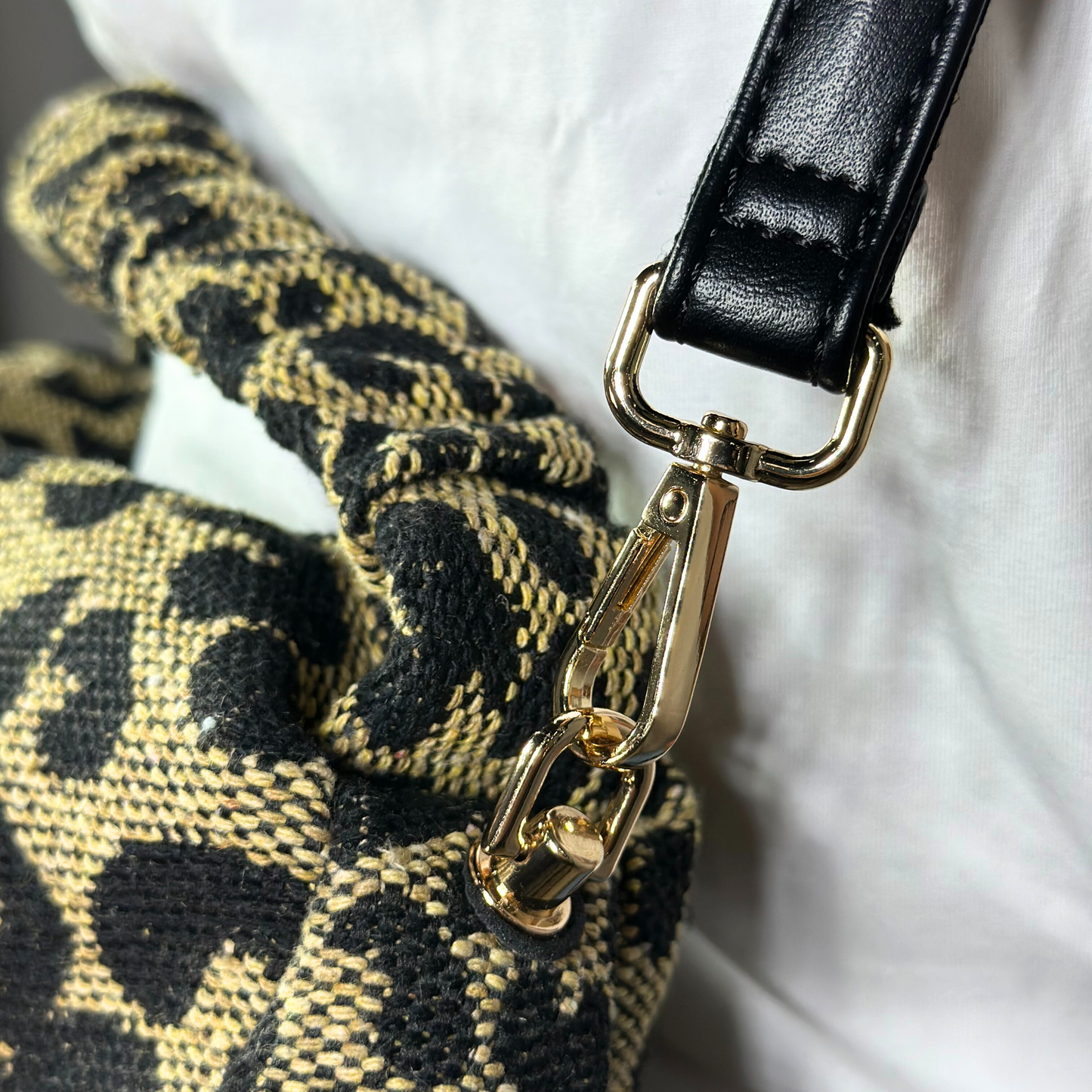 Borsa media animalier nera