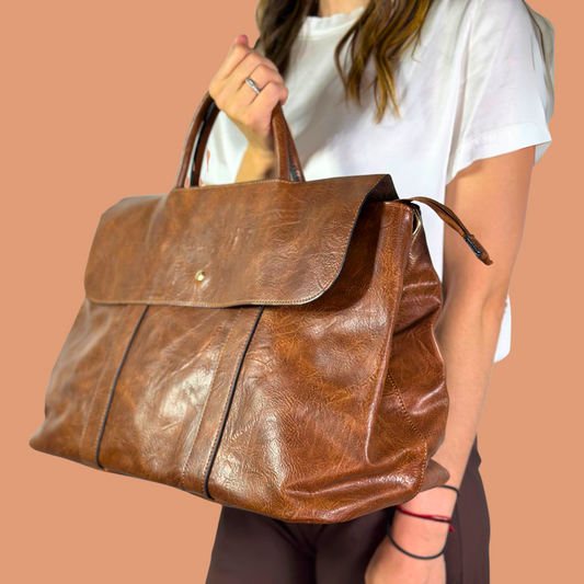 Maxi borsa color cuoio con maniglie e tracolla